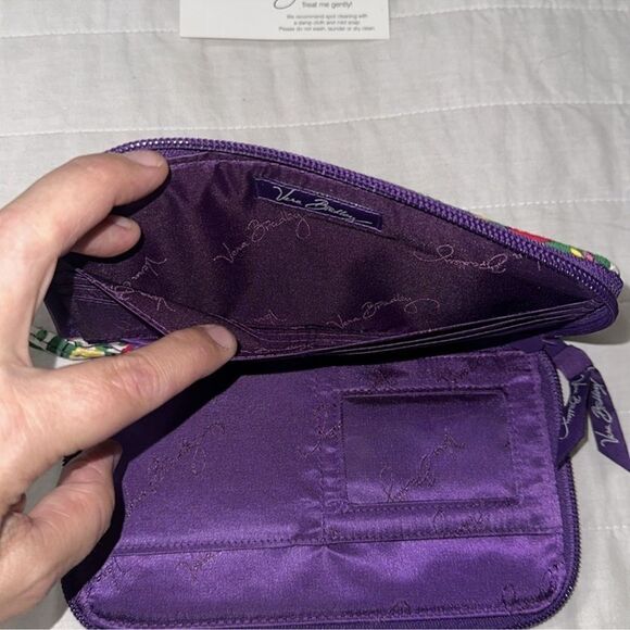 Vera Bradley Viva La Vera White Purple Green Quilted Cotton Wristlet Wallet - Picture 10 of 11